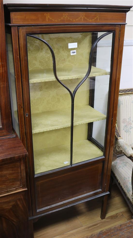 An Edwardian inlaid mahogany display cabinet W.67cm